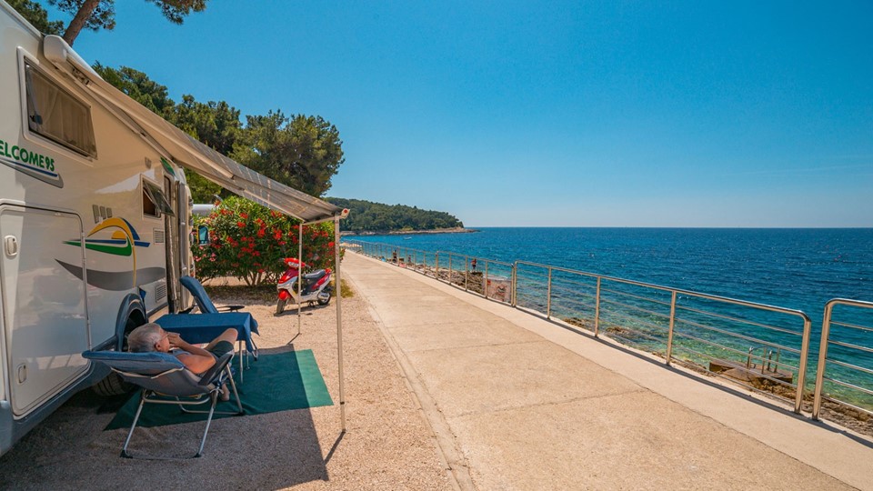 Why choose a camping holiday on Cres or Lošinj?